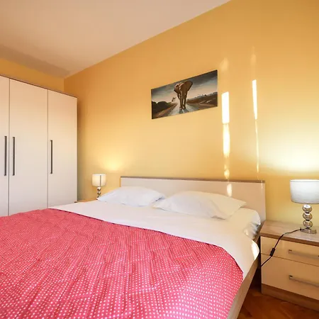 Apartment Holiday Home Sea La Vie *